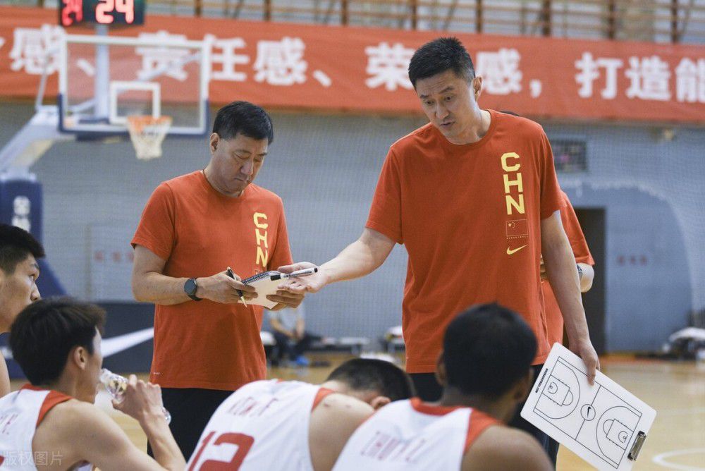 在今日曝光的特辑中，孟美岐突破演绎率性碧瑶，武打动作潇洒利落，从神情到动作都不失气场